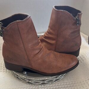 Brown Suede Ankle Boots with Relaxed Texture
